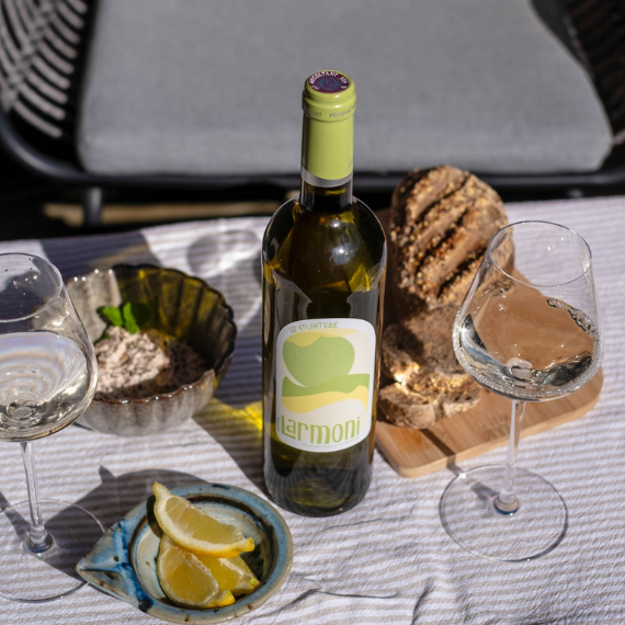 Larmoni Blanc IGP Atlantique avec apéritif et rillettes de poisson