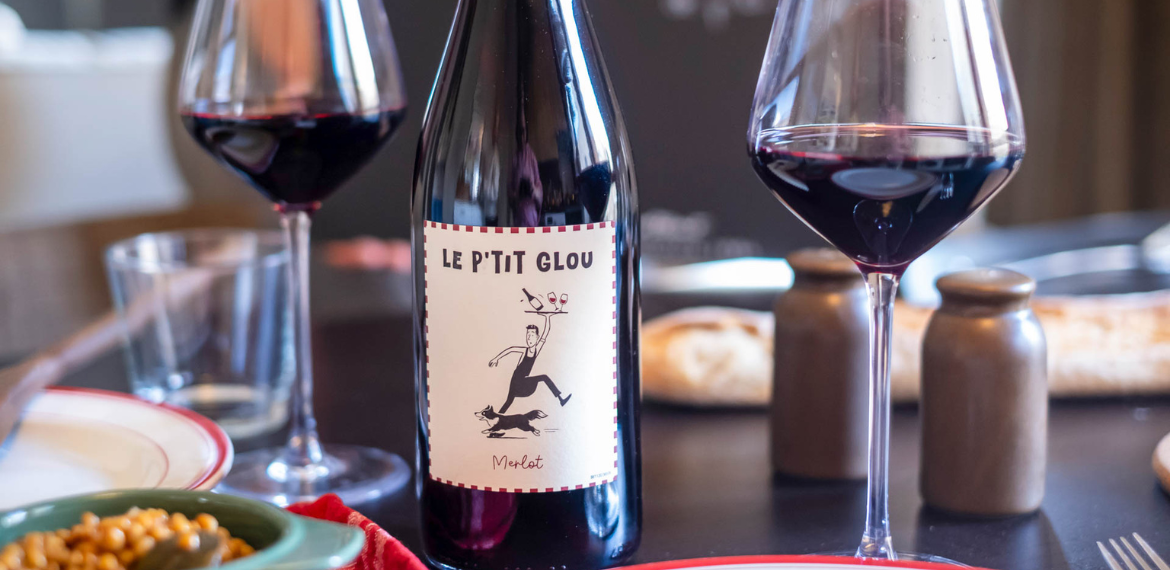 Le P’tit Glou Rouge IGP Atlantique accompagné d’un plat de lentilles